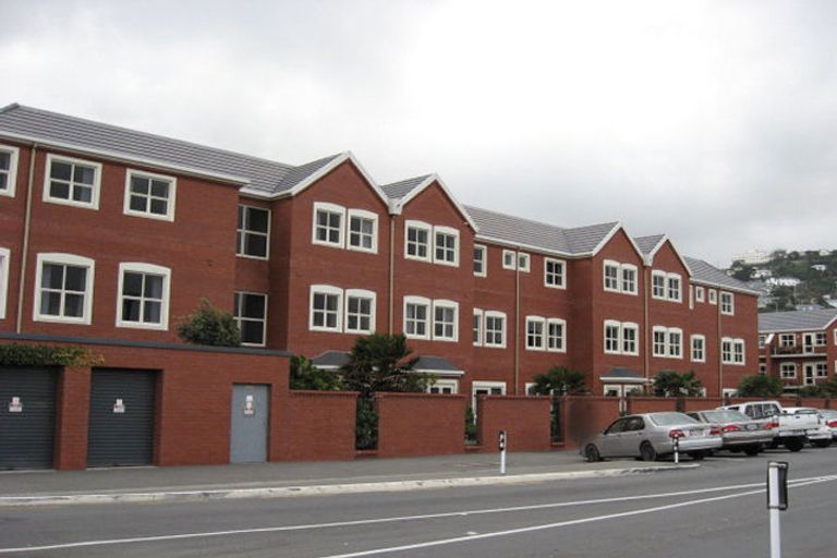 Photo of property in Rita Angus Retirement Village, 14/66b Coutts Street, Kilbirnie, Wellington, 6022