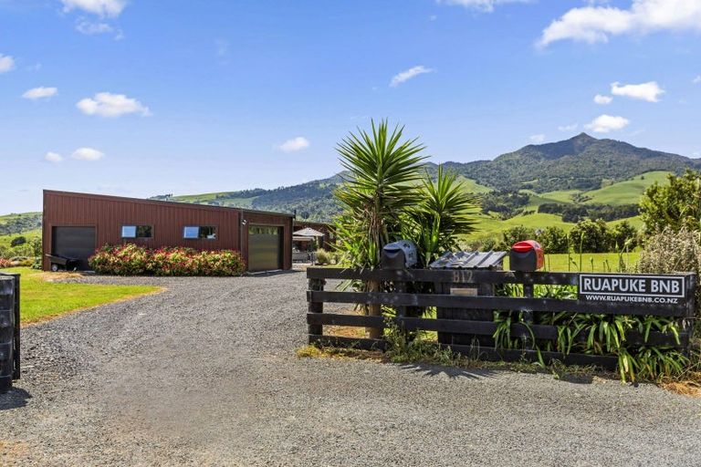 Photo of property in 812 Ruapuke Road, Raglan, 3296