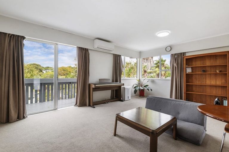 Photo of property in 51 Salamanca Road, Sunnynook, Auckland, 0620