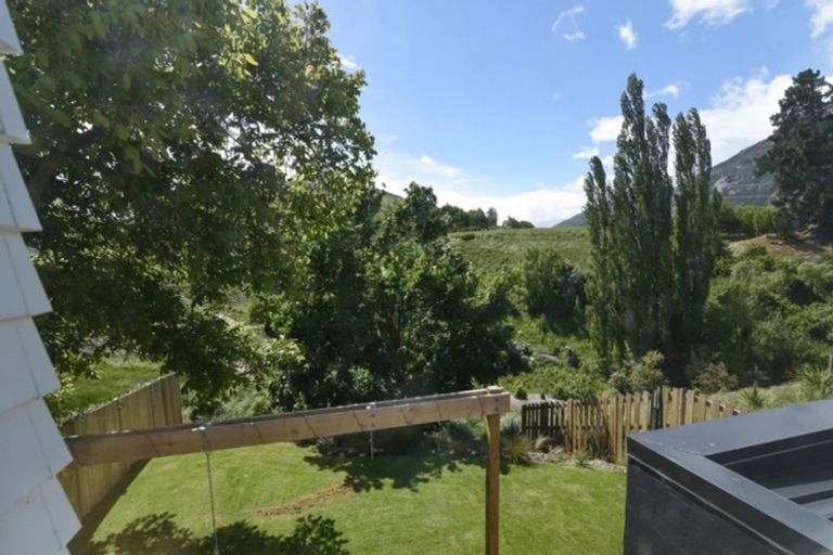 Photo of property in 37 Red Cottage Drive, Lake Hayes, Queenstown, 9304