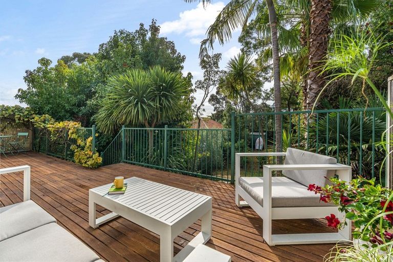 Photo of property in 32 Hastings Parade, Devonport, Auckland, 0624