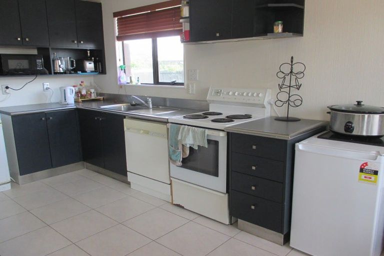 Photo of property in 12 Hillcrest Drive, Kelvin Grove, Palmerston North, 4414