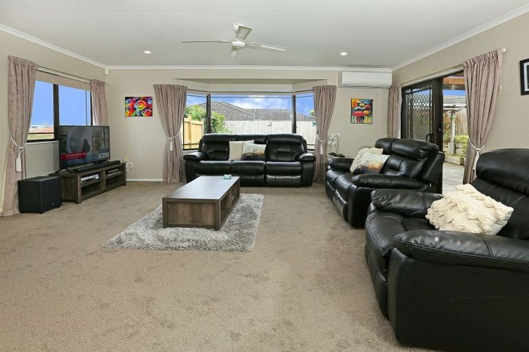 Photo of property in 30 Carnelian Court, Westgate, Auckland, 0614