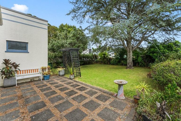 Photo of property in 55 Coronation Road, Mangere Bridge, Auckland, 2022