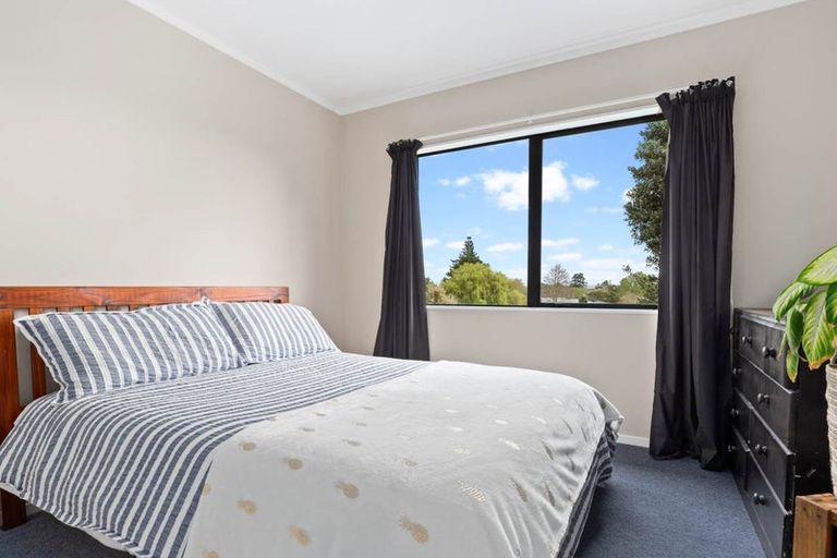 Photo of property in 90 Collingwood Road, Waiuku, 2123