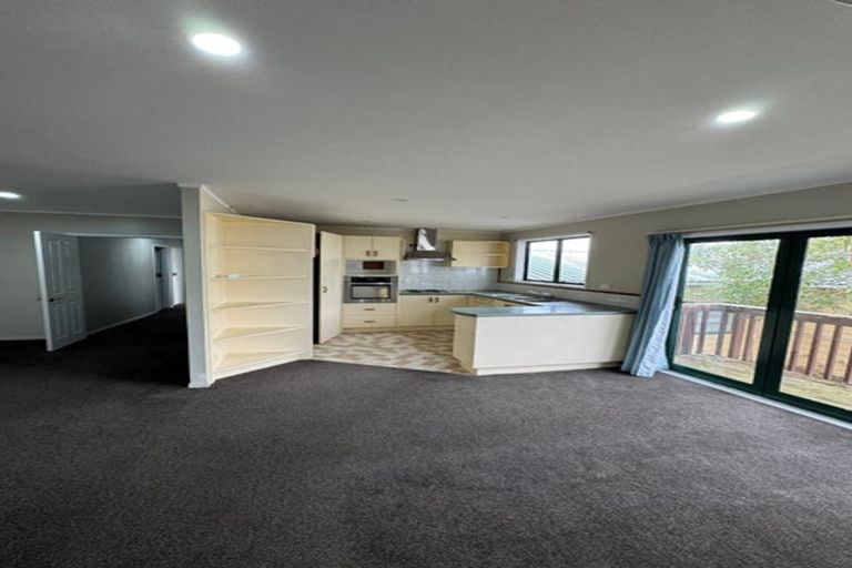 Photo of property in 302 Wairau Road, Glenfield, Auckland, 0629