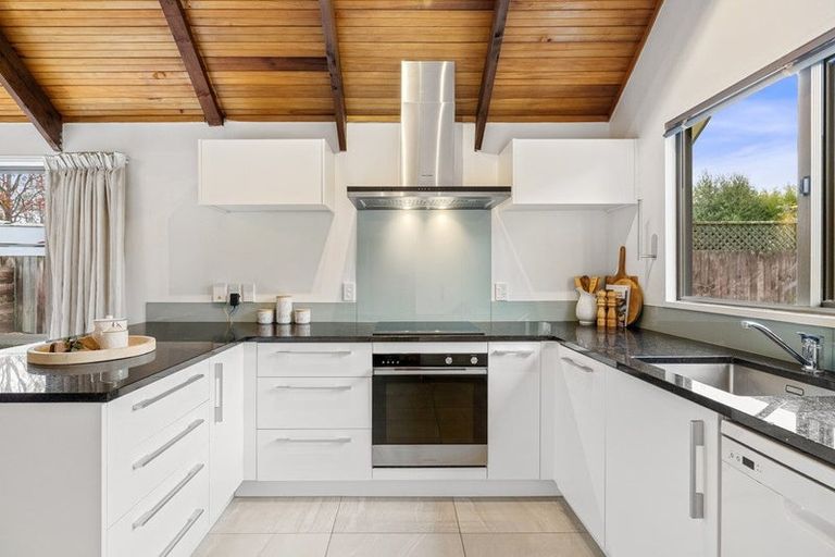 Photo of property in 4 Cullahill Street, Harewood, Christchurch, 8051