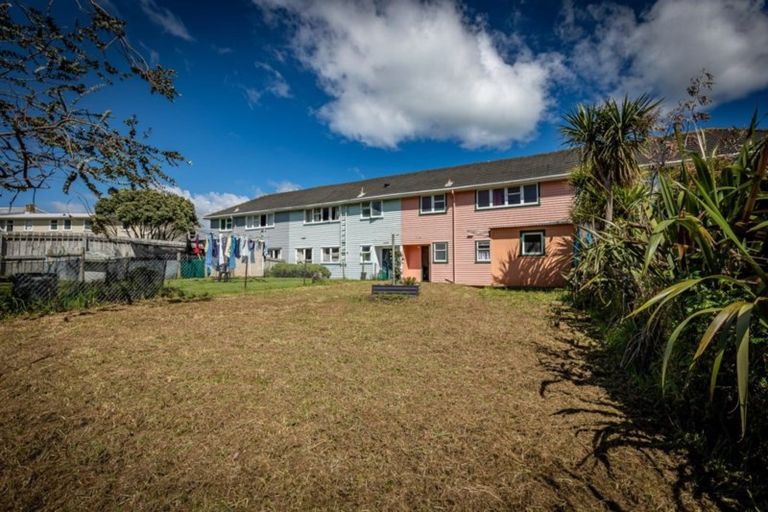 Photo of property in 25 Roberts Street, Tawa, Wellington, 5028