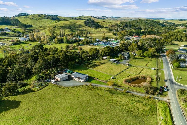 Photo of property in 46 Franklin Road, Paparoa, 0571