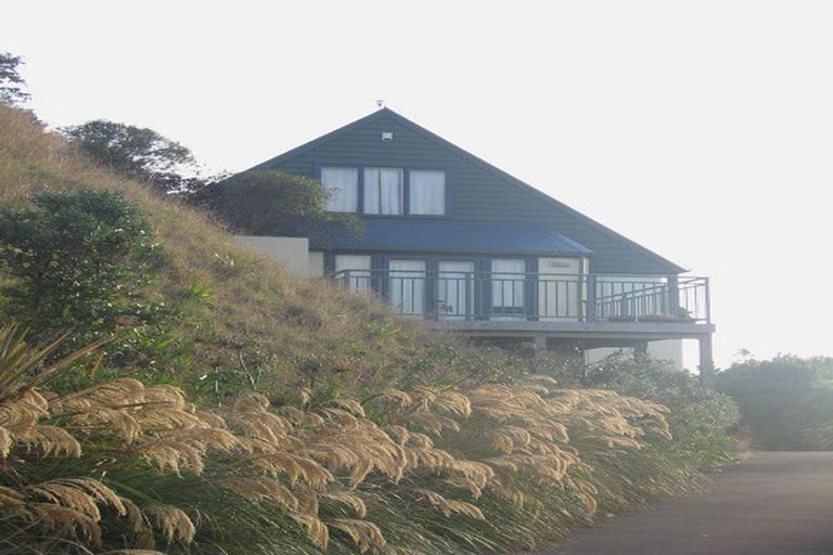 Photo of property in 6a Chastudon Place, Tawa, Wellington, 5028