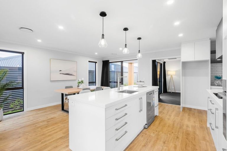 Photo of property in 33 Ngaru Crescent, Wharewaka, Taupo, 3330