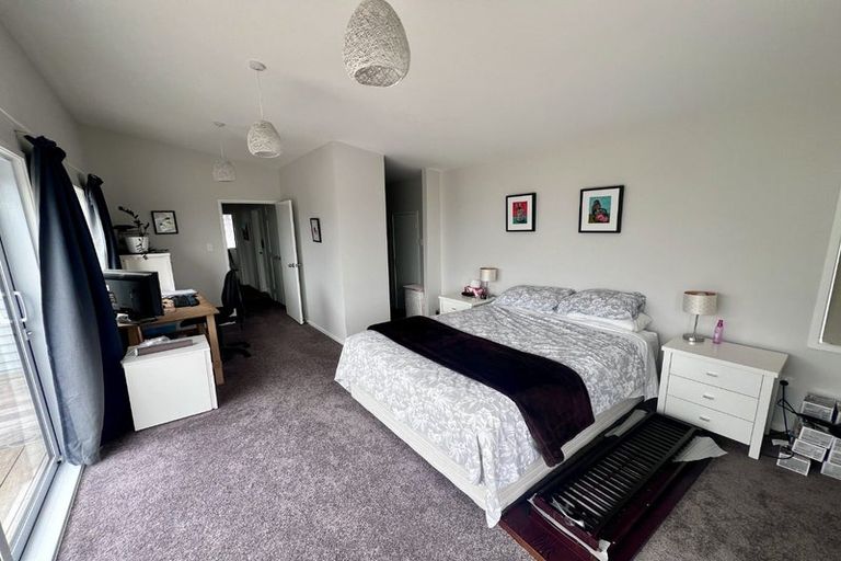 Photo of property in 70a Vipond Road, Stanmore Bay, Whangaparaoa, 0932