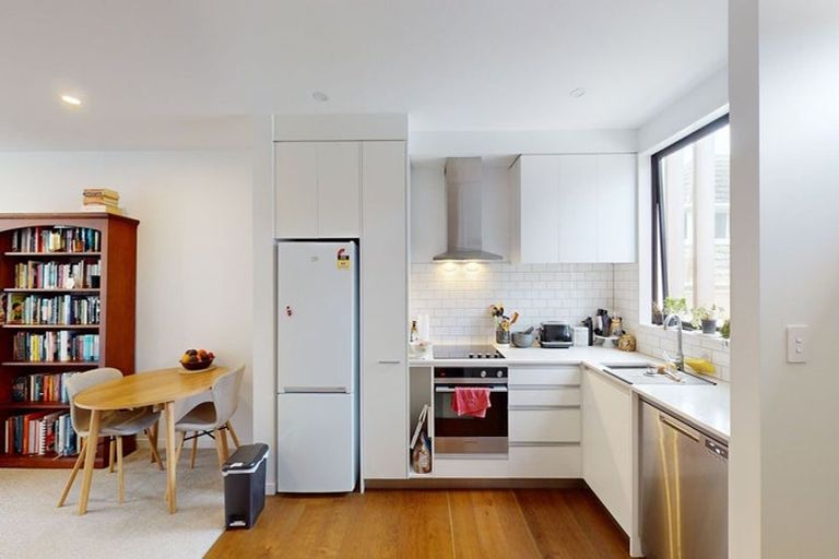 Photo of property in 34 Palm Grove, Berhampore, Wellington, 6023