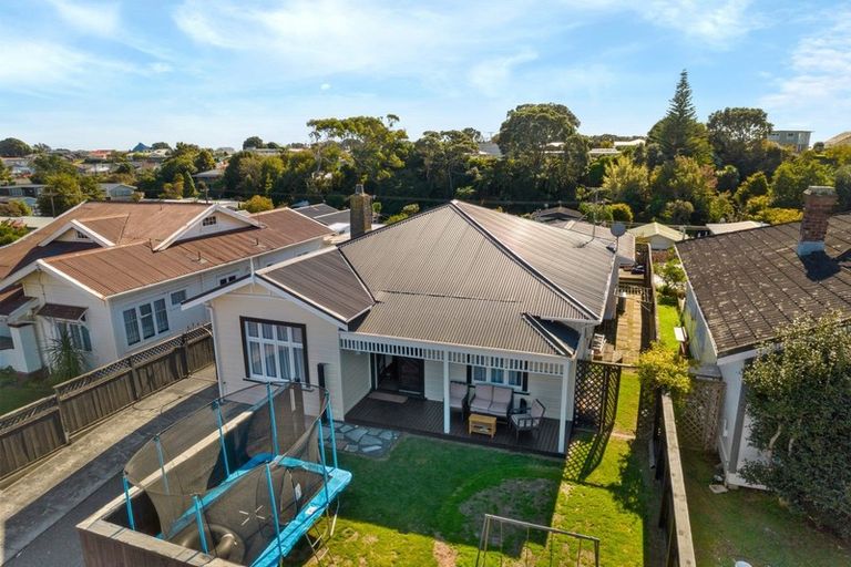 Photo of property in 228 Devon Street West, New Plymouth, 4310