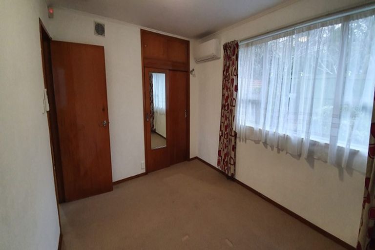 Photo of property in 34 Chislehurst Street, Henderson, Auckland, 0612