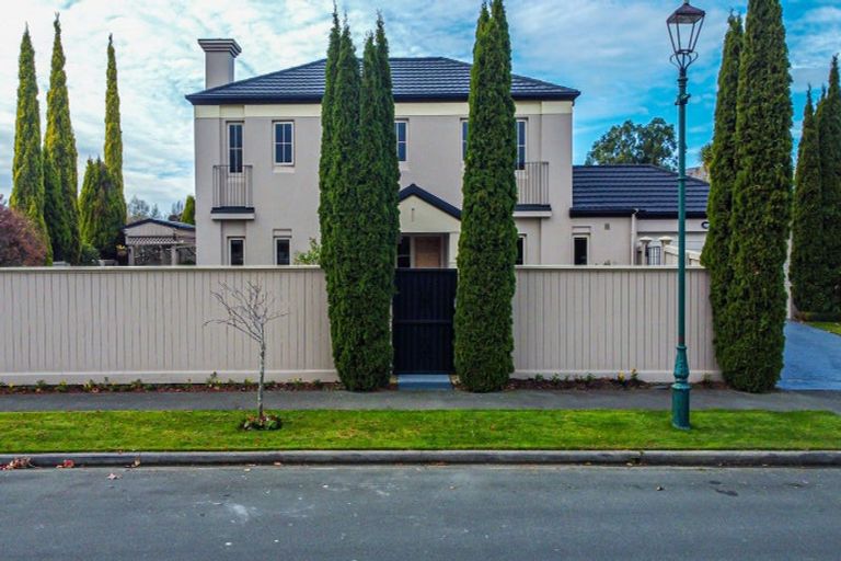 Photo of property in 12 Chateau Drive, Burnside, Christchurch, 8053