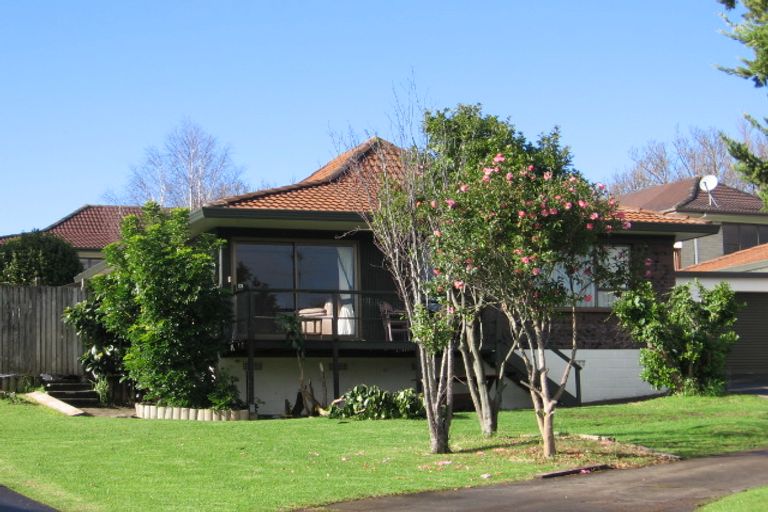 Photo of property in 1/27 Rapallo Place, Farm Cove, Auckland, 2012