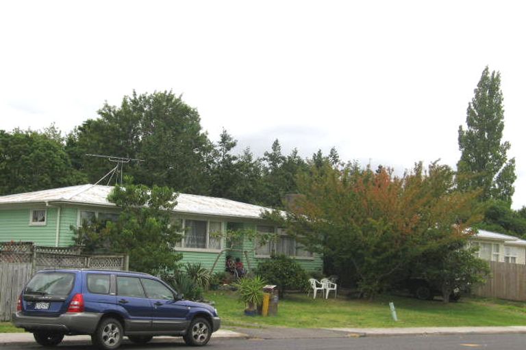 Photo of property in 16 Ivy Place, Birkdale, Auckland, 0626