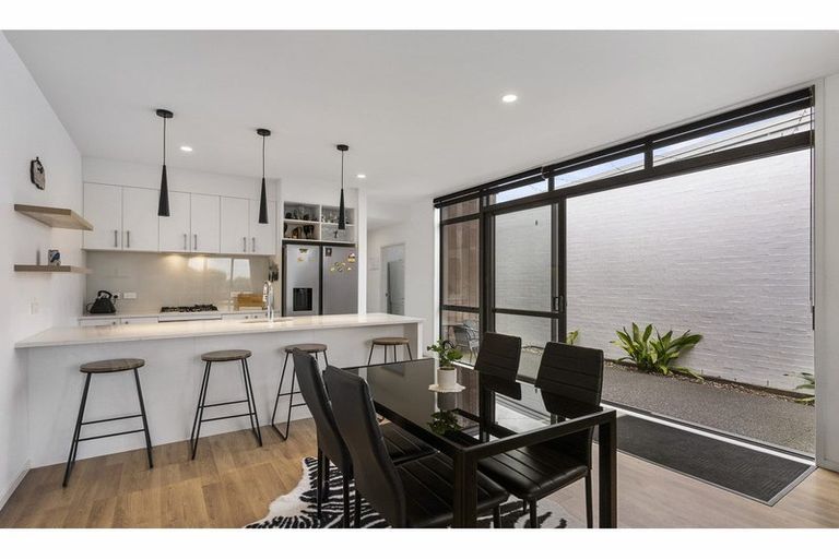 Photo of property in 4 Troop Road, Papakura, 2110