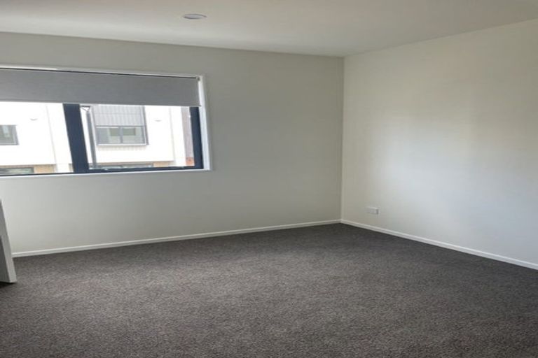 Photo of property in 9/25 Jabuka Street, Glen Eden, Auckland, 0602