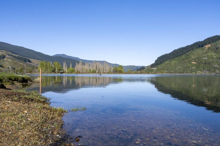 Photo of property in 1735 Queen Charlotte Drive, Linkwater, Picton, 7281