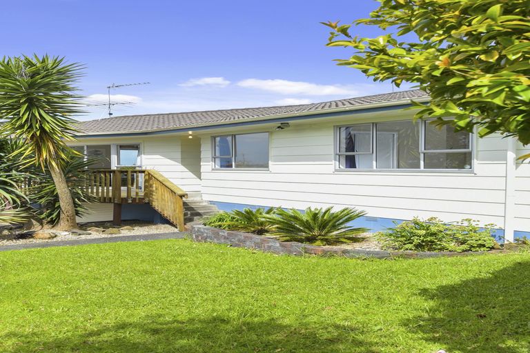 Photo of property in 5 Sari Place, Massey, Auckland, 0614