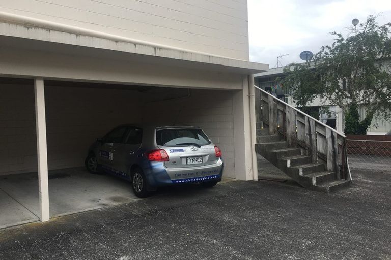 Photo of property in 9 Esplanade Road, Mount Eden, Auckland, 1024