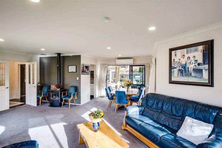 Photo of property in 17 Malbec Way, Greenmeadows, Napier, 4112