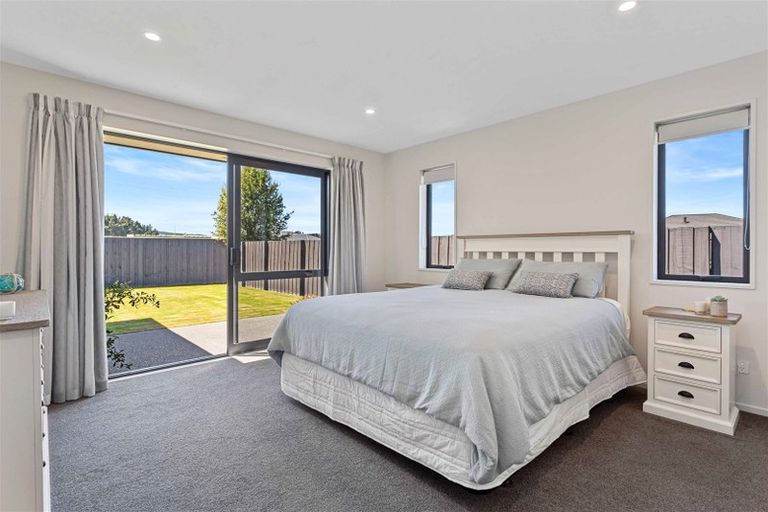 Photo of property in 8 Rosewood Drive, Amberley, 7410