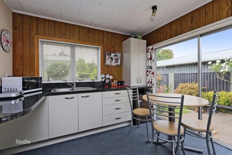 Photo of property in 229a Kenilworth Road, Mayfair, Hastings, 4122