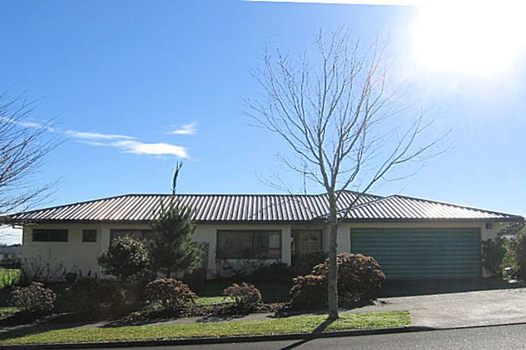 Photo of property in 24 Greenfield Drive, Western Heights, Hamilton, 3200