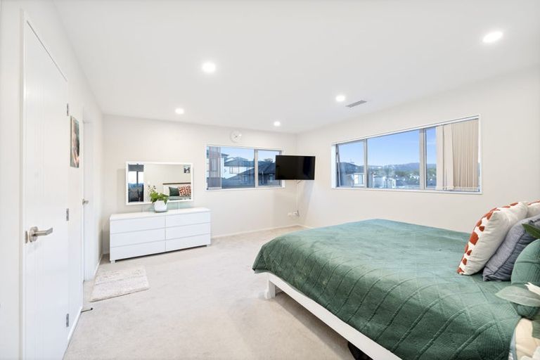 Photo of property in 64 Cirrus Way, Ranui, Auckland, 0612