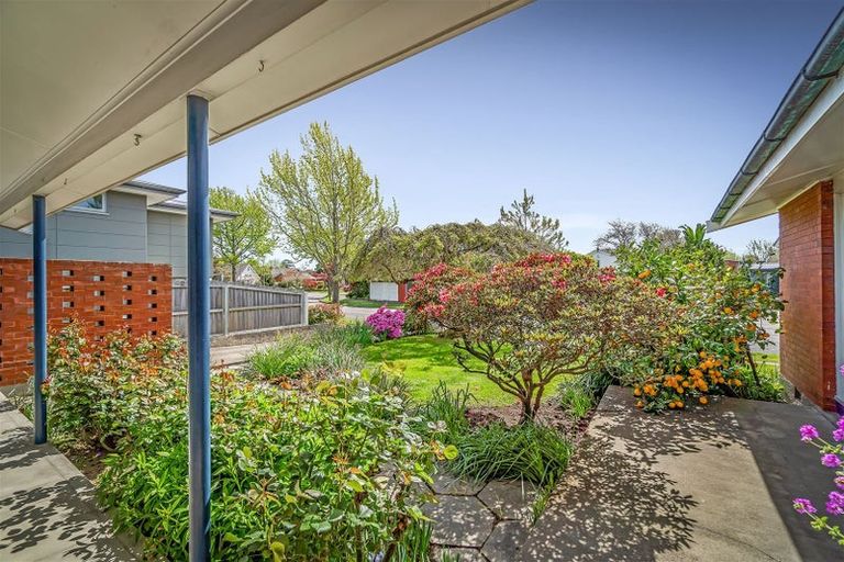 Photo of property in 11 Tuirau Place, Ilam, Christchurch, 8041
