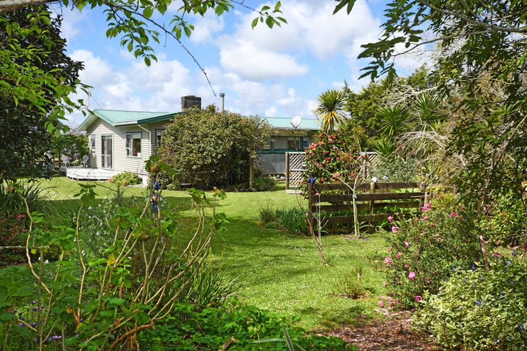 Photo of property in 77 Kaira Road, Kaiwaka, 0573