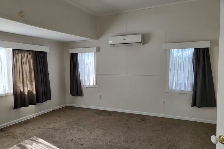 Photo of property in 11 Wood Street, Papakura, 2110