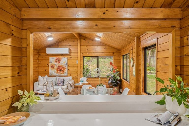 Photo of property in 8 Chardon Place, Henderson, Auckland, 0612