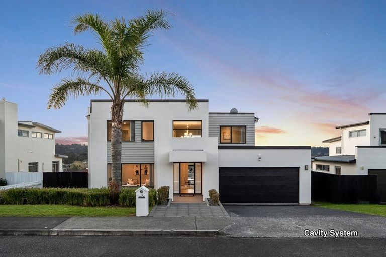 Photo of property in 16 Oak View Terrace, Schnapper Rock, Auckland, 0632