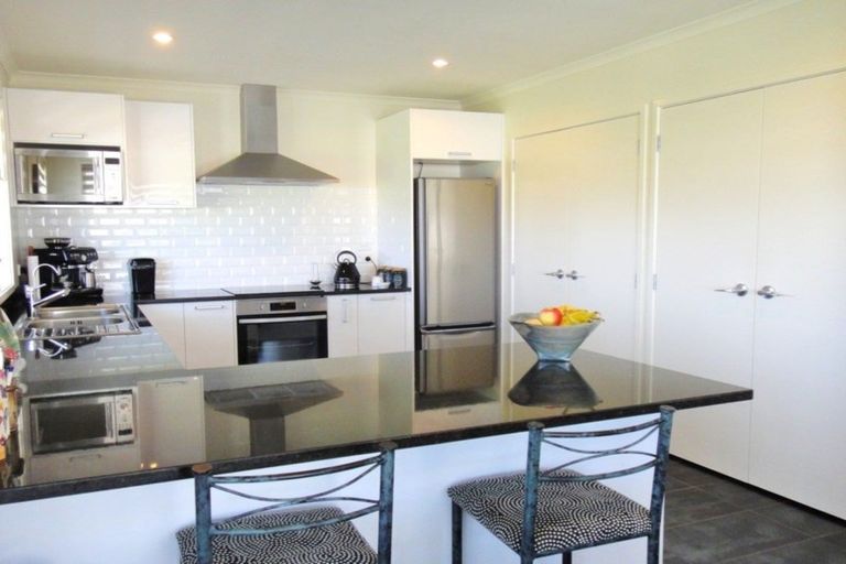 Photo of property in 6 Ara Kahika Lane, One Tree Point, 0118