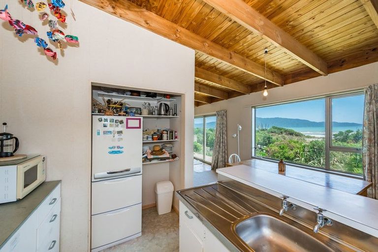 Photo of property in 239 Manly Street, Paraparaumu Beach, Paraparaumu, 5032