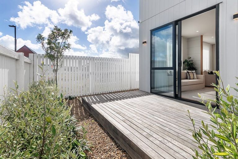 Photo of property in 4 Green Bamboo Road, Hobsonville, Auckland, 0616