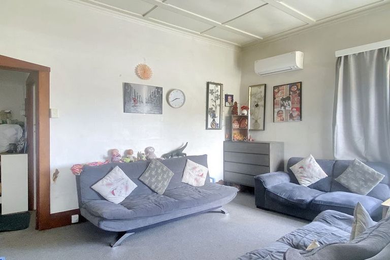 Photo of property in 10 Kamo Road, Regent, Whangarei, 0112