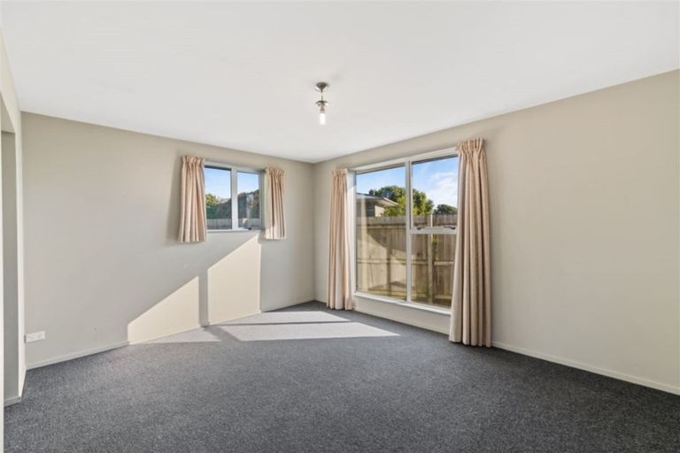 Photo of property in 18 Inverell Place, North New Brighton, Christchurch, 8083