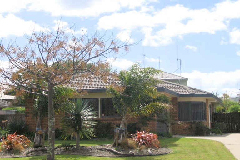 Photo of property in 22 Dalton Drive, Papamoa Beach, Papamoa, 3118