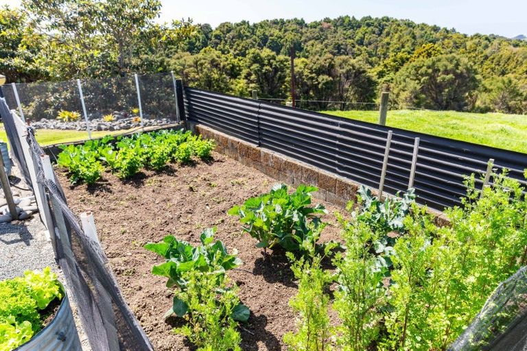 Photo of property in 347 Campbell Road, Parua Bay, Onerahi, 0192