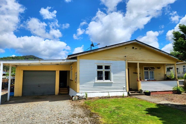 Photo of property in 20 Clifford Street, Blackball, 7804