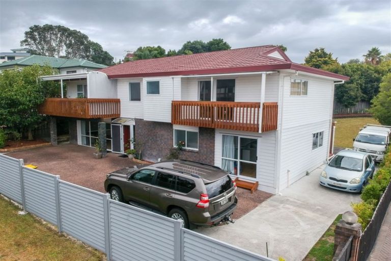 Photo of property in 30 Sturm Avenue, Massey, Auckland, 0614