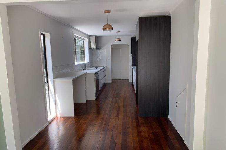 Photo of property in 2/15 Fairfax Avenue, Northcote, Auckland, 0627