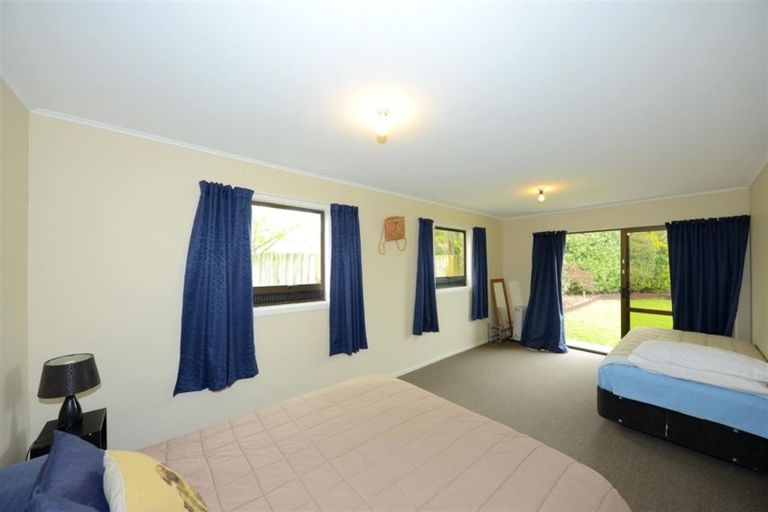 Photo of property in 26 Bateman Avenue, Bryndwr, Christchurch, 8053