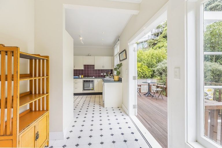 Photo of property in 14 Lerwick Terrace, Melrose, Wellington, 6023