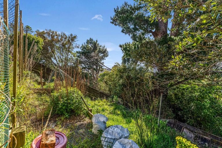 Photo of property in 19 Hollydale Grove, Churton Park, Wellington, 6037